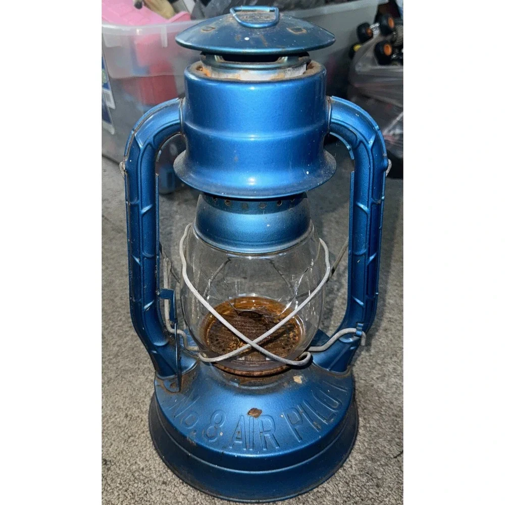 Vintage Dietz Blue No.8 D-LITE Kerosene Lantern Lamp NY USA Original Globe Broke